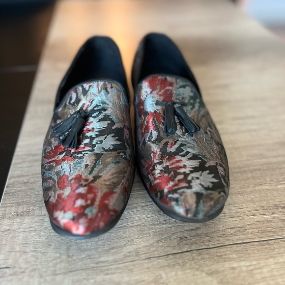 Jacquard Print Floral Loafers - Picture 2 of 6